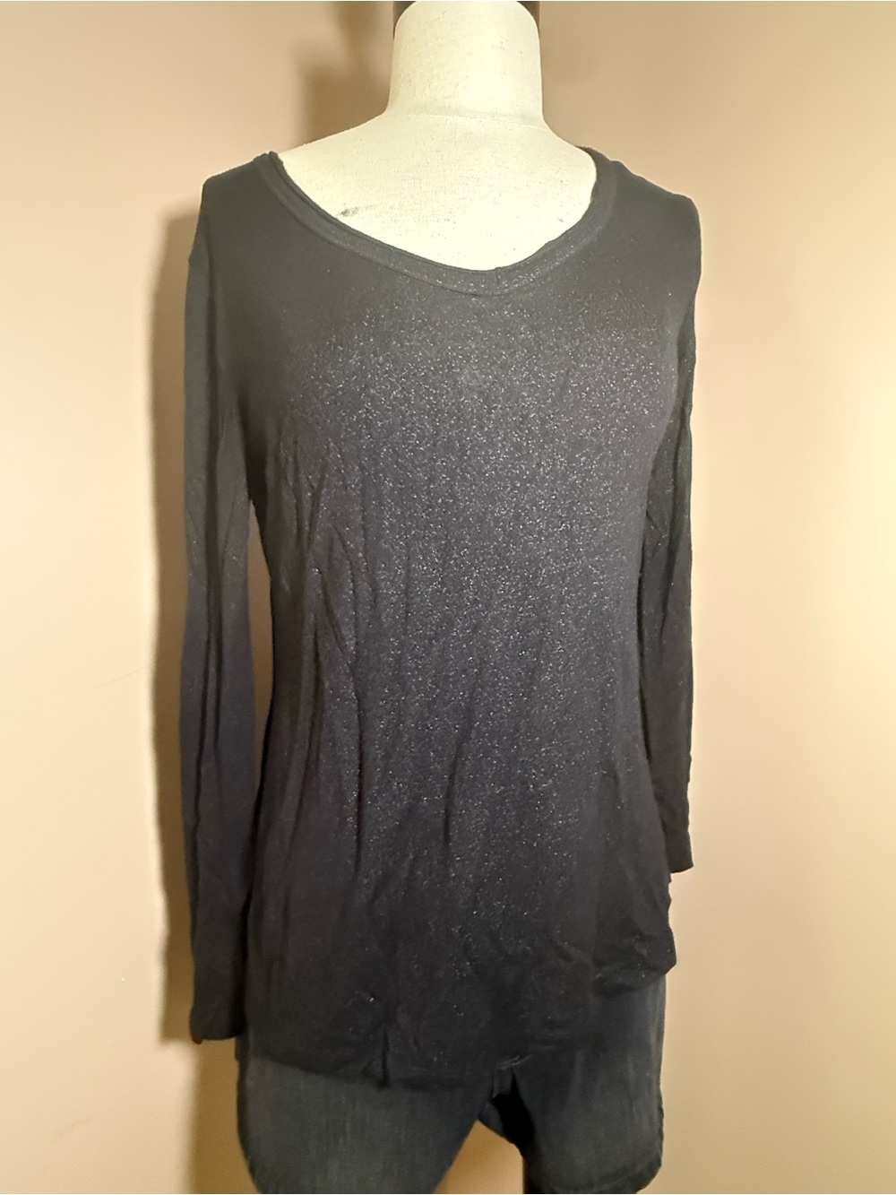 Rock & Republic Sparkle V-Neck Long Sleeve Top in Black
